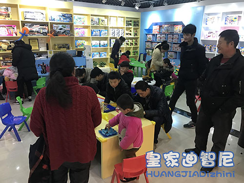 开个益智玩具店加盟—如何赢得发展空间？（图）_2