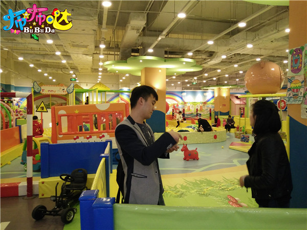 布布噠兒童樂園加盟不少年輕人創(chuàng)業(yè)首選項目_3