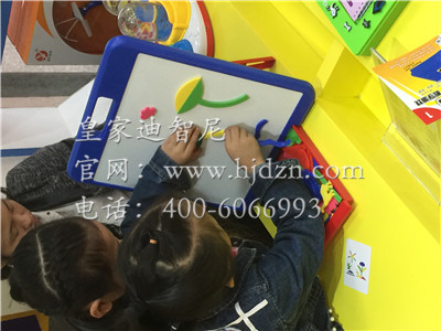 皇家迪智尼幫你分析開玩具加盟店風(fēng)險大不大？（圖）_3