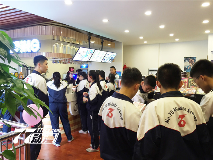 那些看別人臉色動(dòng)漫店加盟的人未來有多苦（圖）_2