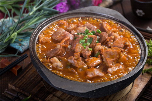 北京加盟特色羊湯店，九品鍋羊肉館多重工藝（圖）_1