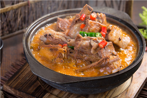 北京羊肉館優(yōu)那些品牌，九品鍋羊肉館味道棒棒（圖）_1