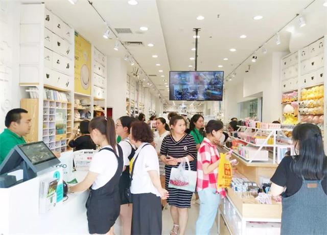 YOYOSO韓尚優(yōu)品加盟:吉林東方廣場(chǎng)店試營(yíng)業(yè)，人氣爆棚!（圖）_1