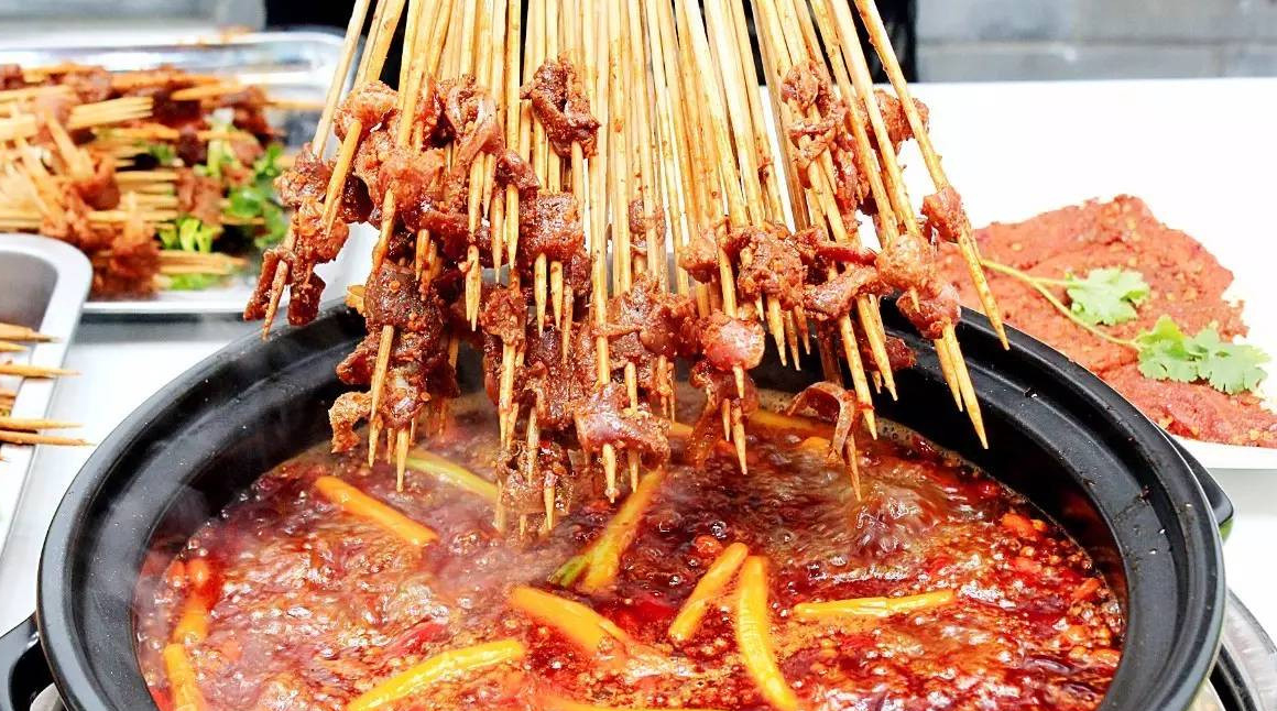 想開家網紅餐飲店加盟重慶巴山味莊砂鍋串串香_1