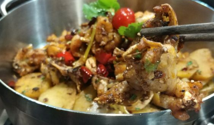 三味緣牛蛙火鍋加盟_3