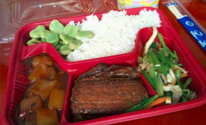 盒里面中式快餐加盟_3