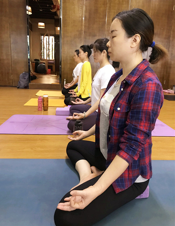 練習(xí)瑜伽的腹式呼吸法，有強(qiáng)身延齡的奇效_2