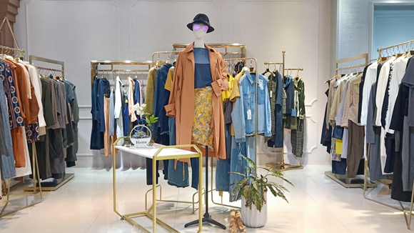 米梵&張莉折扣女裝正品剪標(biāo)一手貨源北京庫存服裝批發(fā)_4