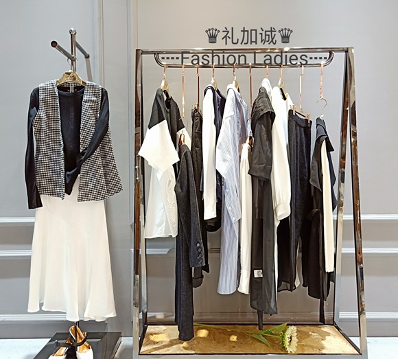 當(dāng)季新款M、shangmei、z品牌折扣服裝加盟外貿(mào)原單正品混批_1