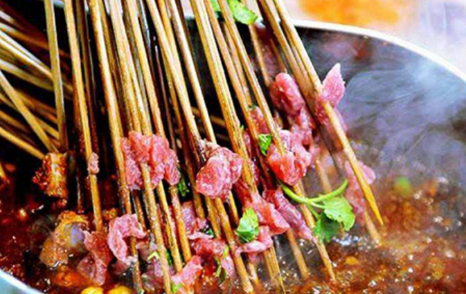 梁小小成都串串香加盟_1