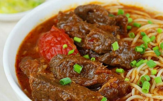 印巷里牛肉面加盟_3