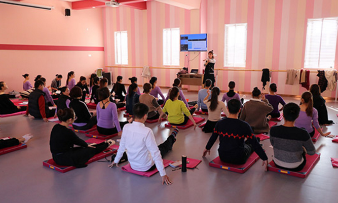 小花盛開藝術(shù)教育加盟_1