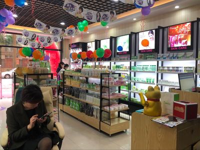 开化妆品店卖什么好？加盟汇聚百家品牌有爆品可自由调换的小资生活（图）_2