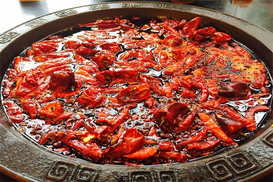 重慶老火鍋排名前十強：情滿山城五款特色鍋底總有一款適合你！（圖）_1