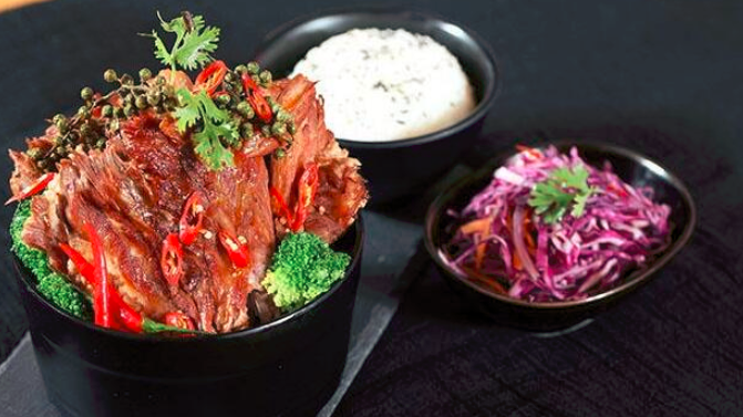 骨啦啦辣骨飯加盟_2