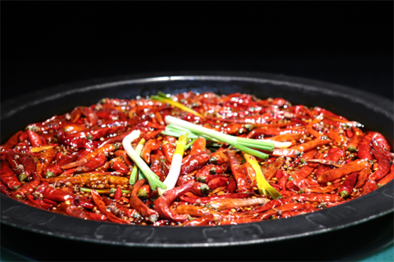 重慶火鍋哪家好吃？每天有無(wú)數(shù)食客來(lái)這家打卡！_2