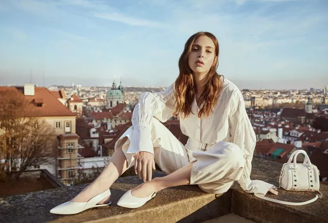 廣州時(shí)尚品牌鞋子代理加盟:迪歐摩尼女鞋品牌創(chuàng)業(yè)好項(xiàng)目_2