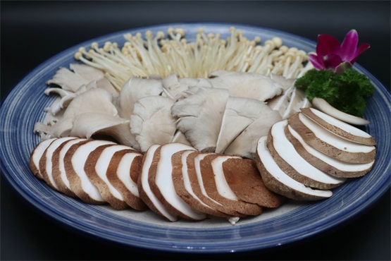 重慶有哪些好吃的火鍋店？情滿山城每一口都好吃的讓人顫抖！_7