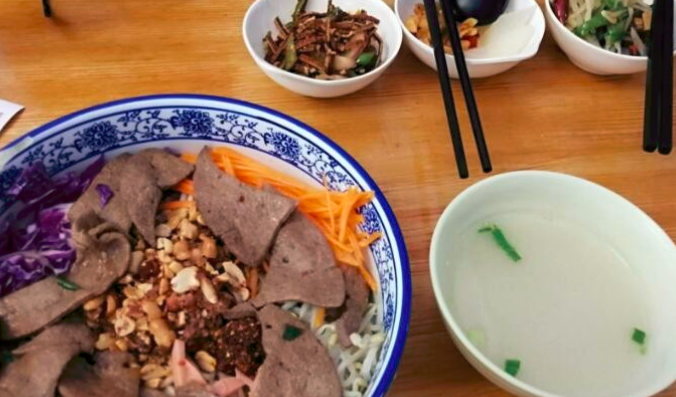 輕撈慢起面館加盟_3