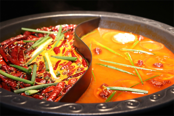 重慶火鍋排名前十：渝中區(qū)這家店夠味!麻辣鮮香賊過(guò)癮！_3