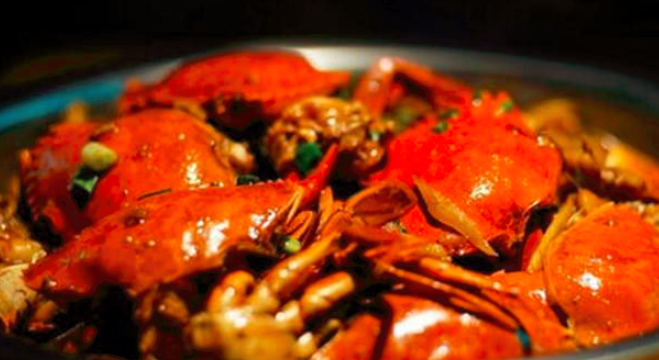忠义肉蟹煲肉质鲜美，回味无穷，令食客流连忘返（图）_1